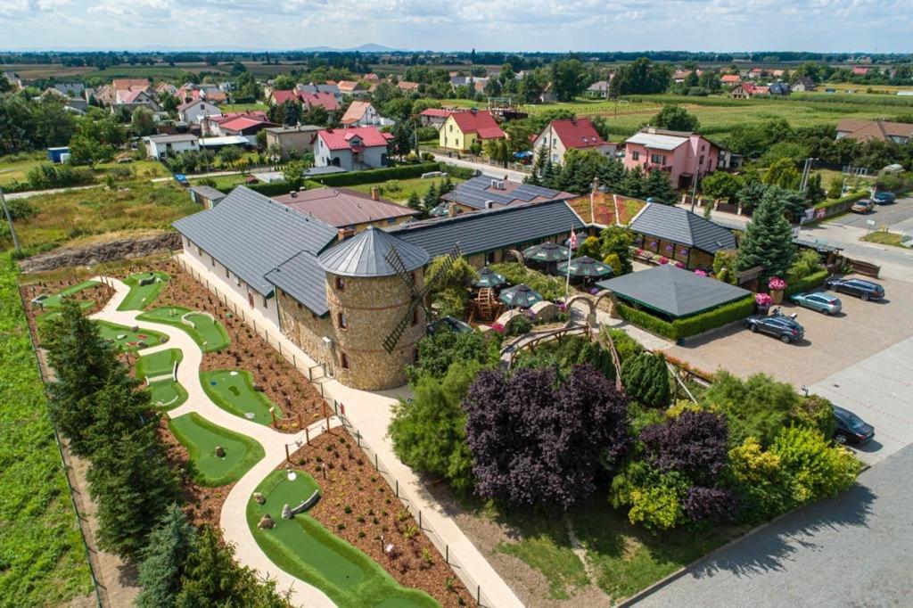 Готель Karczma Michelle Ярковіце Екстер'єр фото